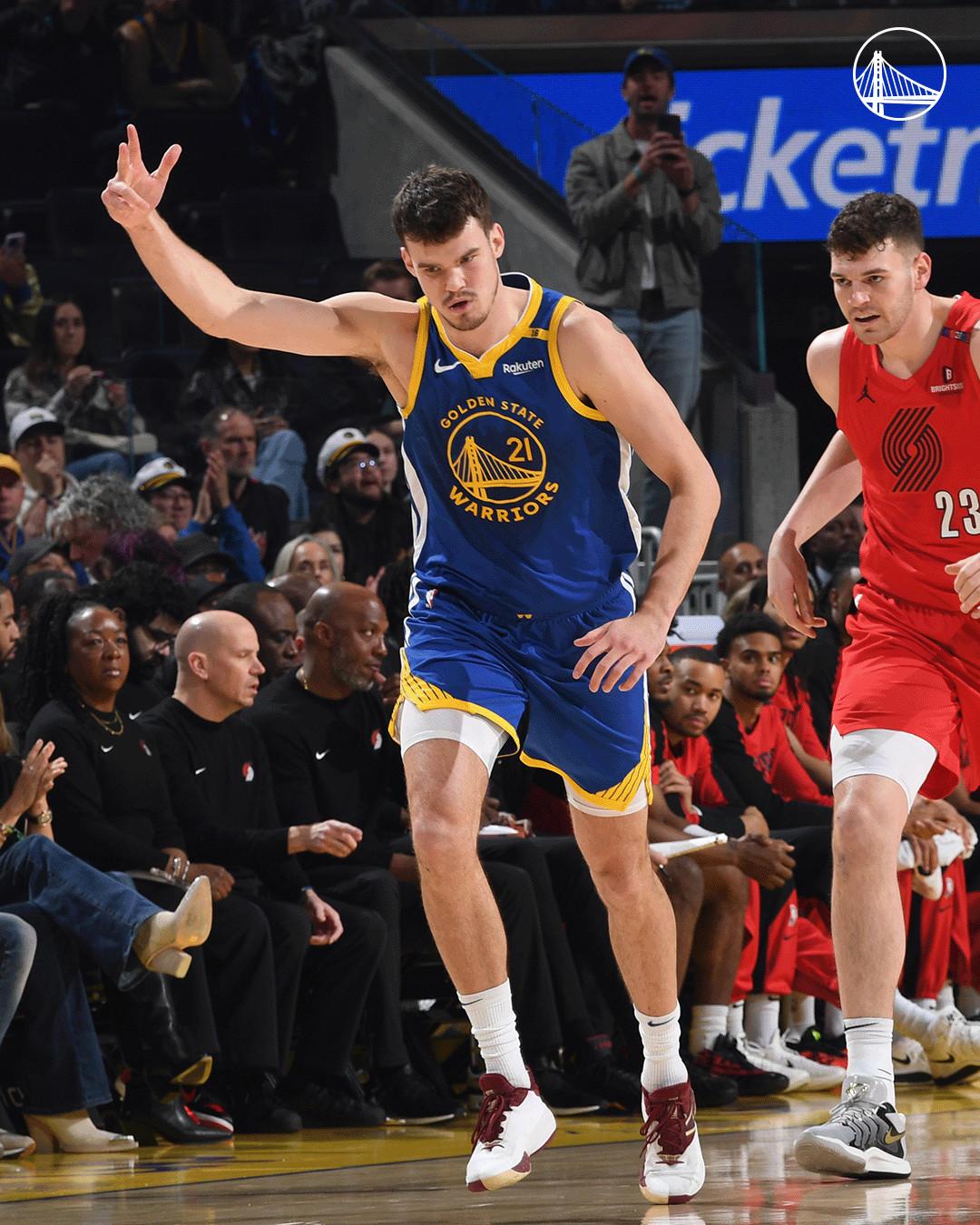 勇士新秀表现惊艳，全场观众掌声不断，日期你的包括不是决定现在.的简单介绍